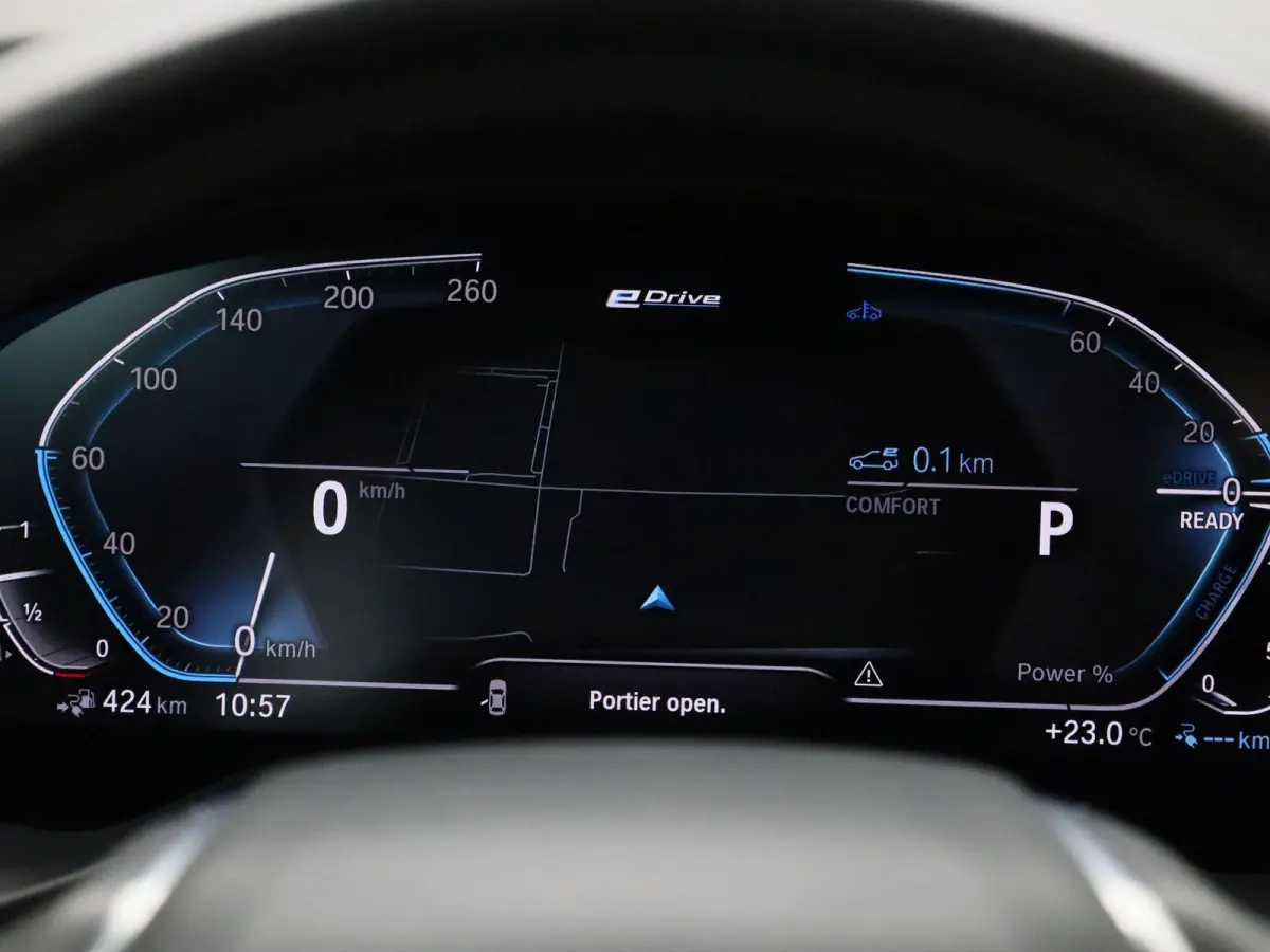 xDrive30e | Automaat | Apple Carplay | Camera | Parkeersensoren | Navigatie |