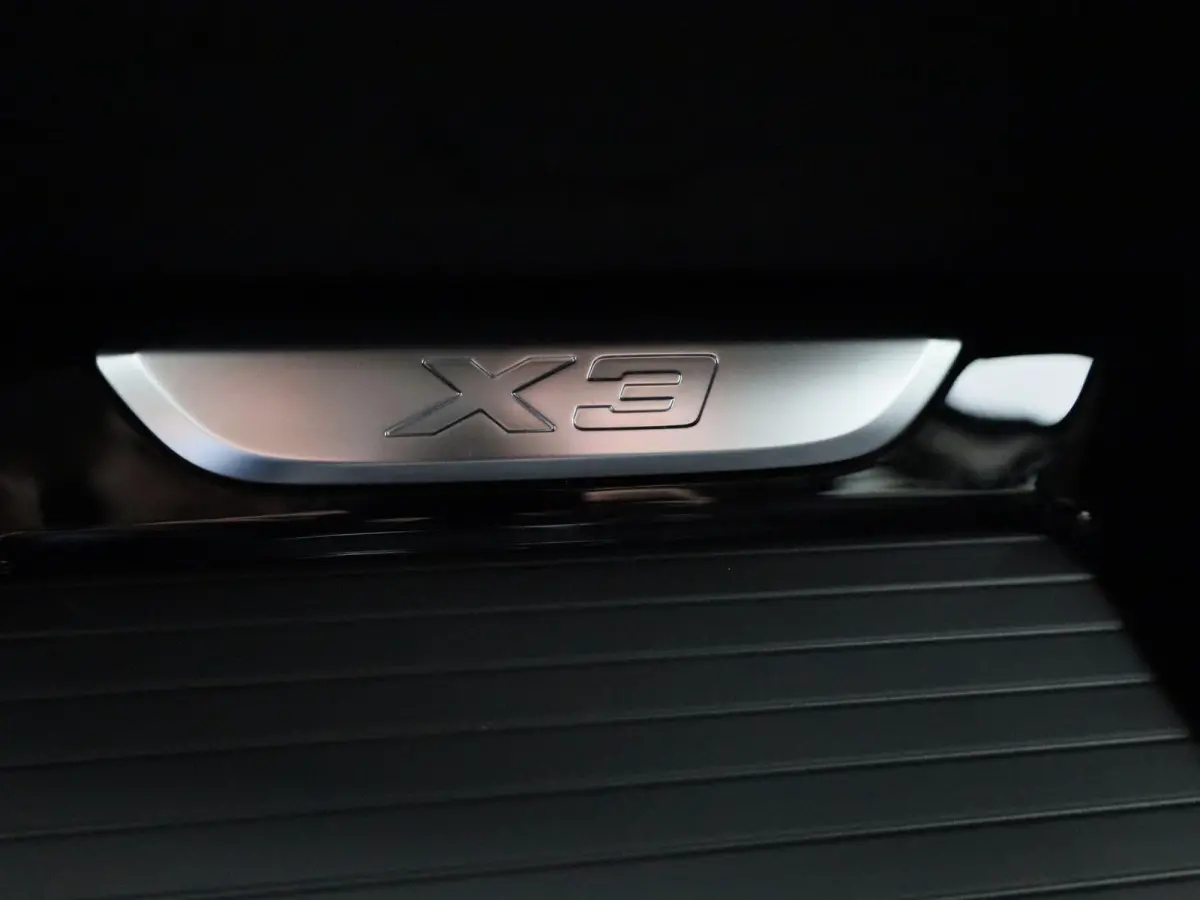 xDrive30e | Automaat | Apple Carplay | Camera | Parkeersensoren | Navigatie |