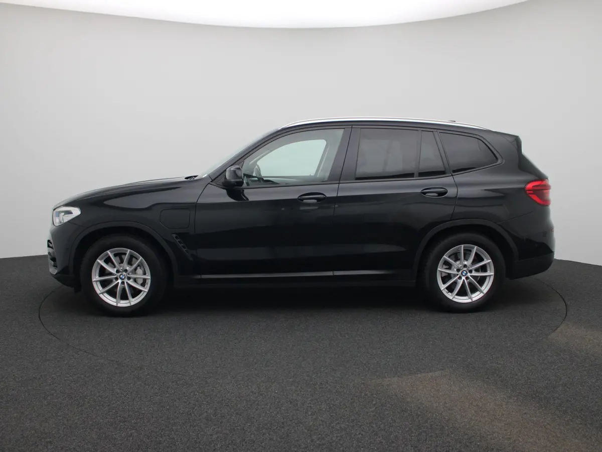 xDrive30e | Automaat | Apple Carplay | Camera | Parkeersensoren | Navigatie |
