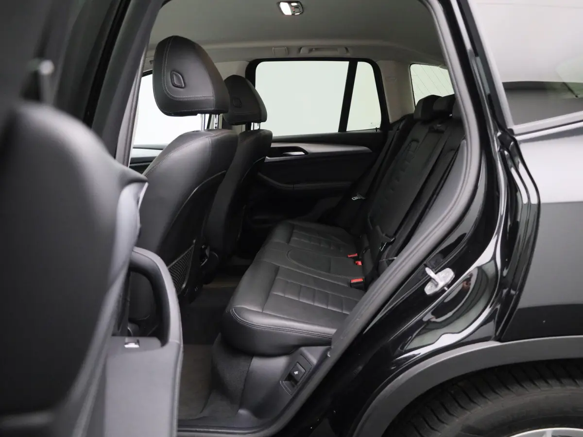 xDrive30e | Automaat | Apple Carplay | Camera | Parkeersensoren | Navigatie |