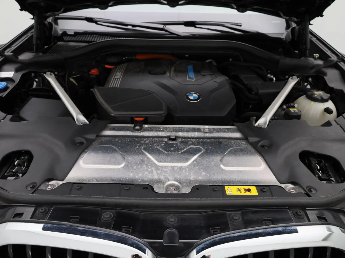 xDrive30e | Automaat | Apple Carplay | Camera | Parkeersensoren | Navigatie |
