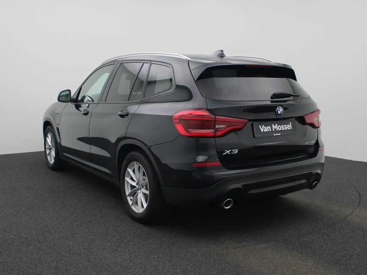 xDrive30e | Automaat | Apple Carplay | Camera | Parkeersensoren | Navigatie |