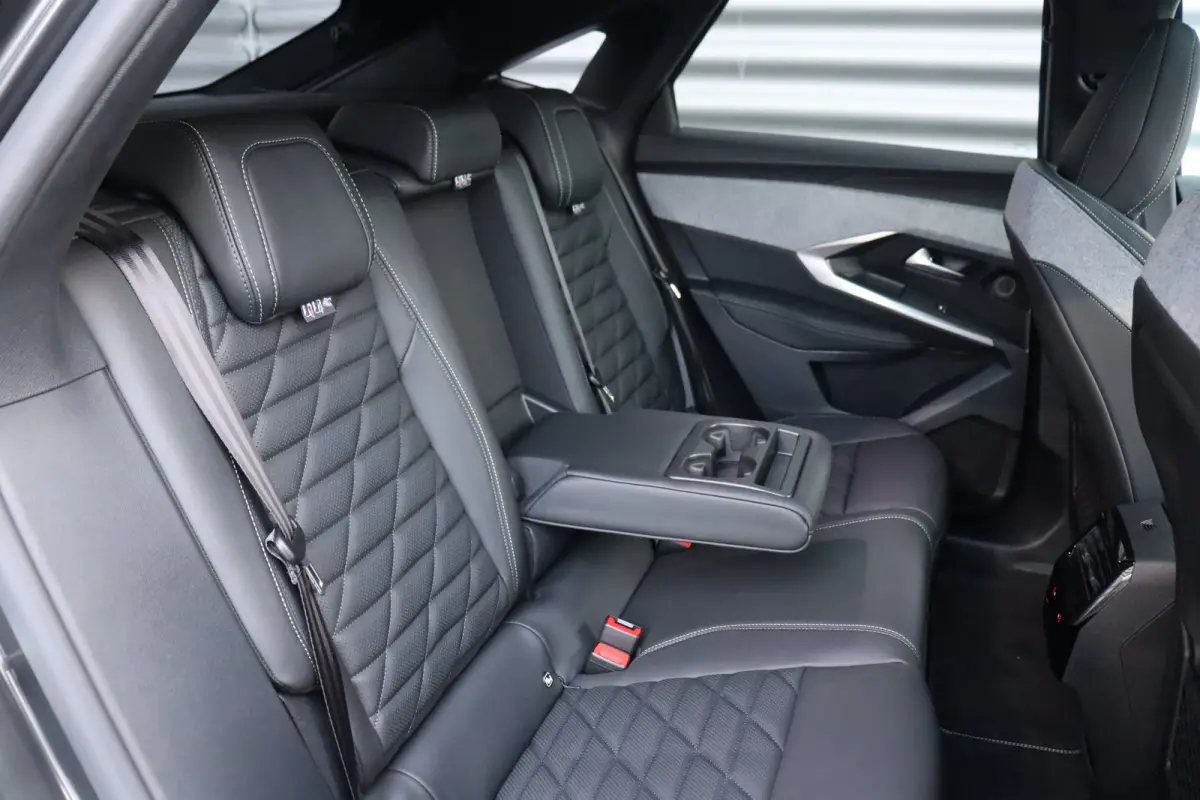 DUAL MOTOR 73KWH GT LAUNCH EDITION 325PK / NAVI / LEDER / CLIMA / FULL-LED / 20" LMV / KEYLESS / WARMTEPOMP / PANO. DAK / 360° CAMERA / ADAPT. CRUISECONTROL / WINTERPAKKET / NIEUWSTAAT !!