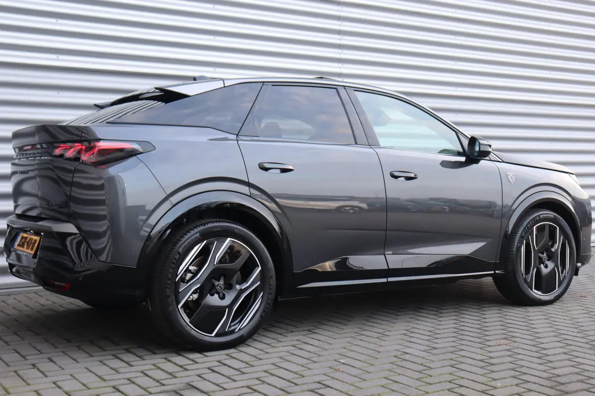 DUAL MOTOR 73KWH GT LAUNCH EDITION 325PK / NAVI / LEDER / CLIMA / FULL-LED / 20" LMV / KEYLESS / WARMTEPOMP / PANO. DAK / 360° CAMERA / ADAPT. CRUISECONTROL / WINTERPAKKET / NIEUWSTAAT !!