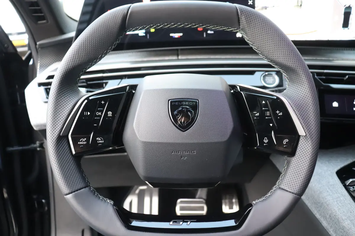 DUAL MOTOR 73KWH GT LAUNCH EDITION 325PK / NAVI / LEDER / CLIMA / FULL-LED / 20" LMV / KEYLESS / WARMTEPOMP / PANO. DAK / 360° CAMERA / ADAPT. CRUISECONTROL / WINTERPAKKET / NIEUWSTAAT !!