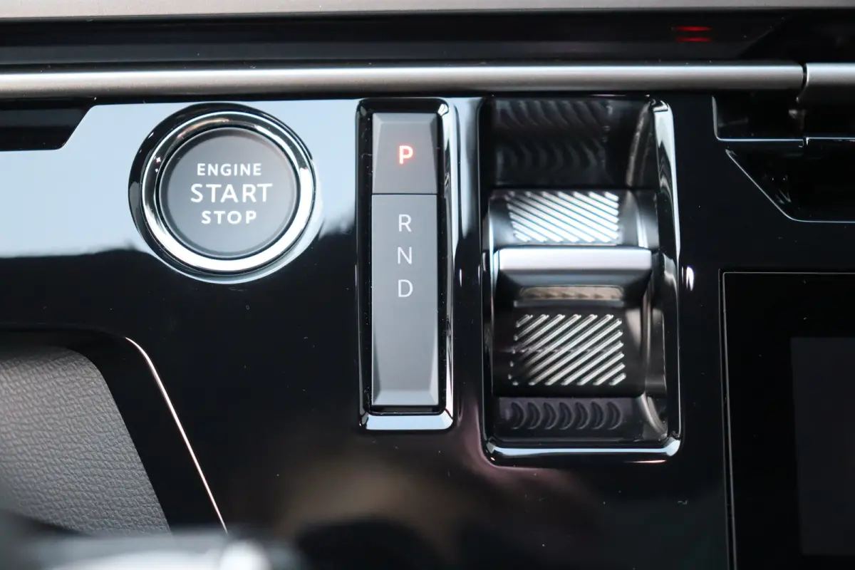 DUAL MOTOR 73KWH GT LAUNCH EDITION 325PK / NAVI / LEDER / CLIMA / FULL-LED / 20" LMV / KEYLESS / WARMTEPOMP / PANO. DAK / 360° CAMERA / ADAPT. CRUISECONTROL / WINTERPAKKET / NIEUWSTAAT !!