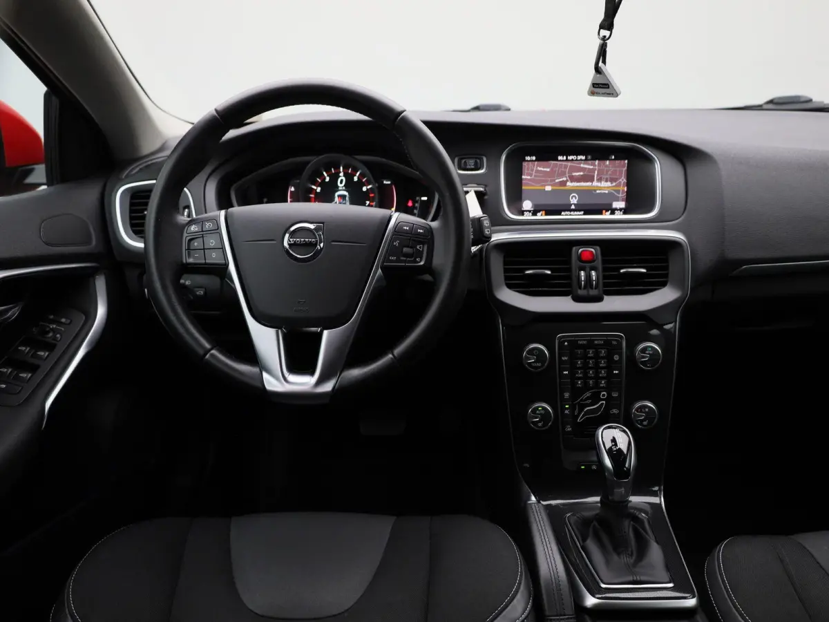 1.5 T2 Nordic+ | Automaat | Stoelverwarming | Parkeersensoren | Trekhaak |