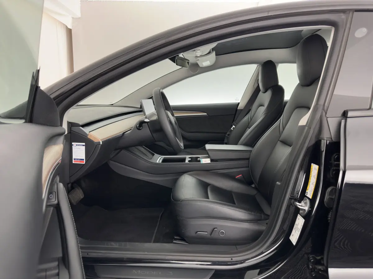 Standard RWD Plus 60 kWh [3-Fase-11kW] {SoH-90%} (INCL-BTW) Aut. *PANO | AUTOPILOT | LEATHER | KEYLESS | FULL-LED | MEMORY-PACK | TOPVIEW | DAB | CARPLAY | DIGI-COCKPIT | LANE-ASSIST | HEATE