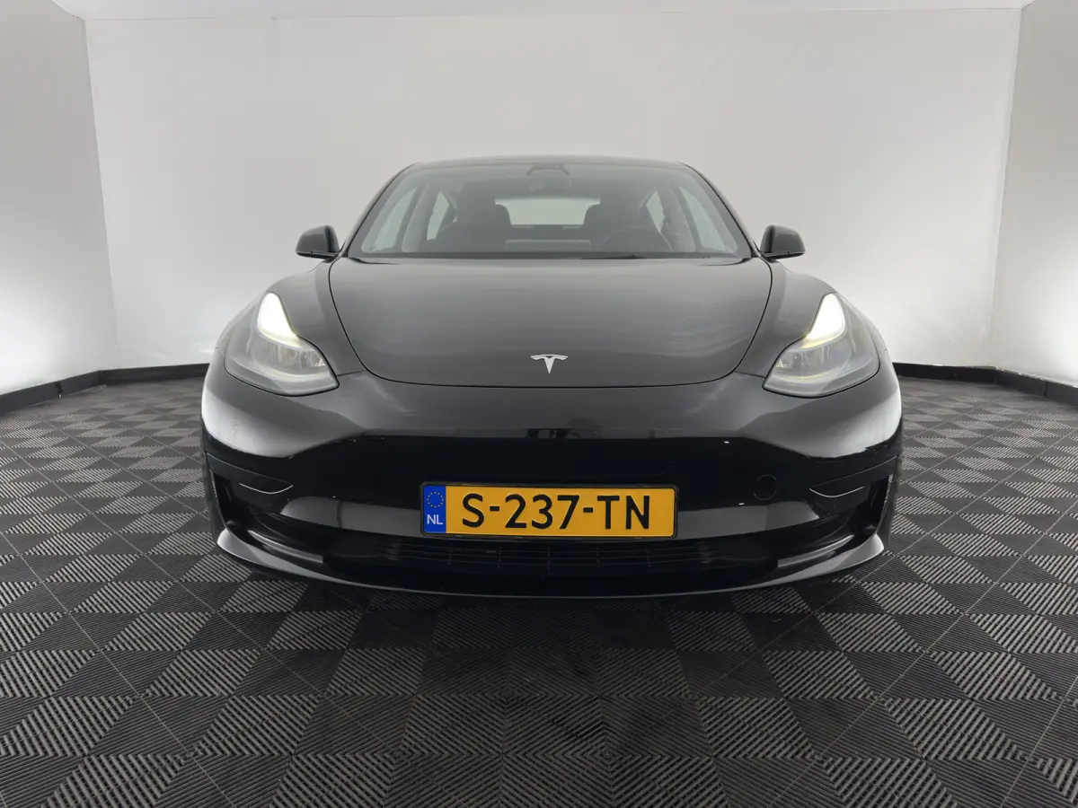 Standard RWD Plus 60 kWh [3-Fase-11kW] {SoH-90%} (INCL-BTW) Aut. *PANO | AUTOPILOT | LEATHER | KEYLESS | FULL-LED | MEMORY-PACK | TOPVIEW | DAB | CARPLAY | DIGI-COCKPIT | LANE-ASSIST | HEATE