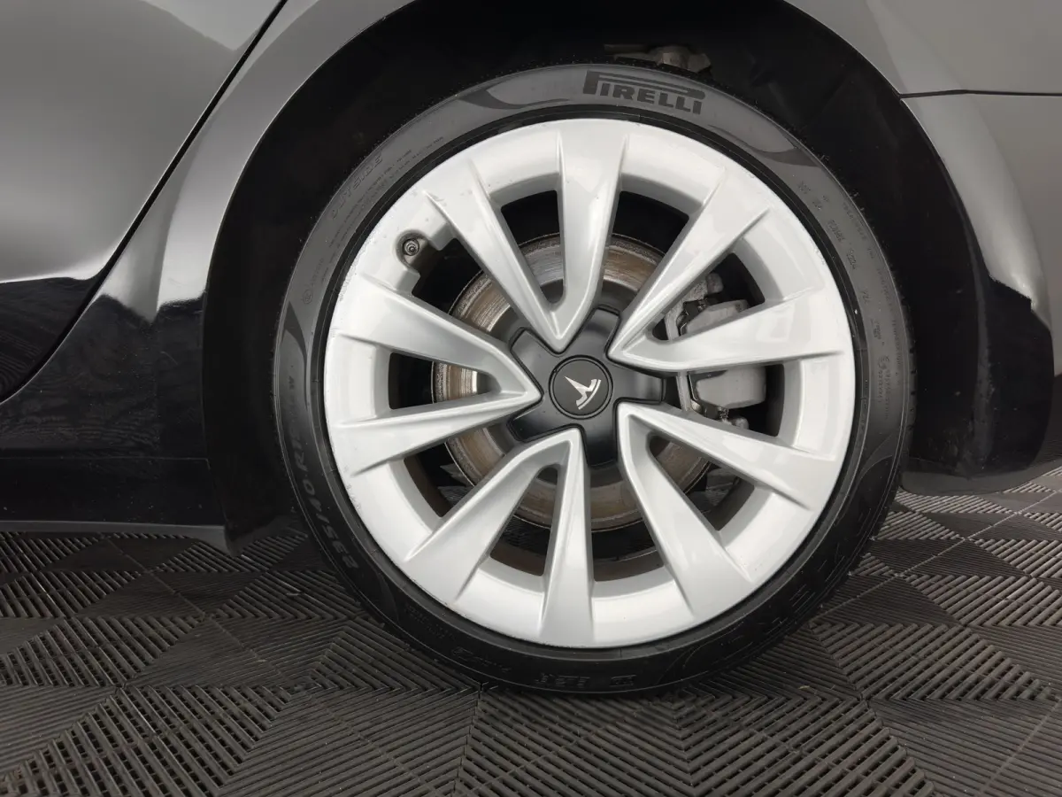 Standard RWD Plus 60 kWh [3-Fase-11kW] {SoH-90%} (INCL-BTW) Aut. *PANO | AUTOPILOT | LEATHER | KEYLESS | FULL-LED | MEMORY-PACK | TOPVIEW | DAB | CARPLAY | DIGI-COCKPIT | LANE-ASSIST | HEATE
