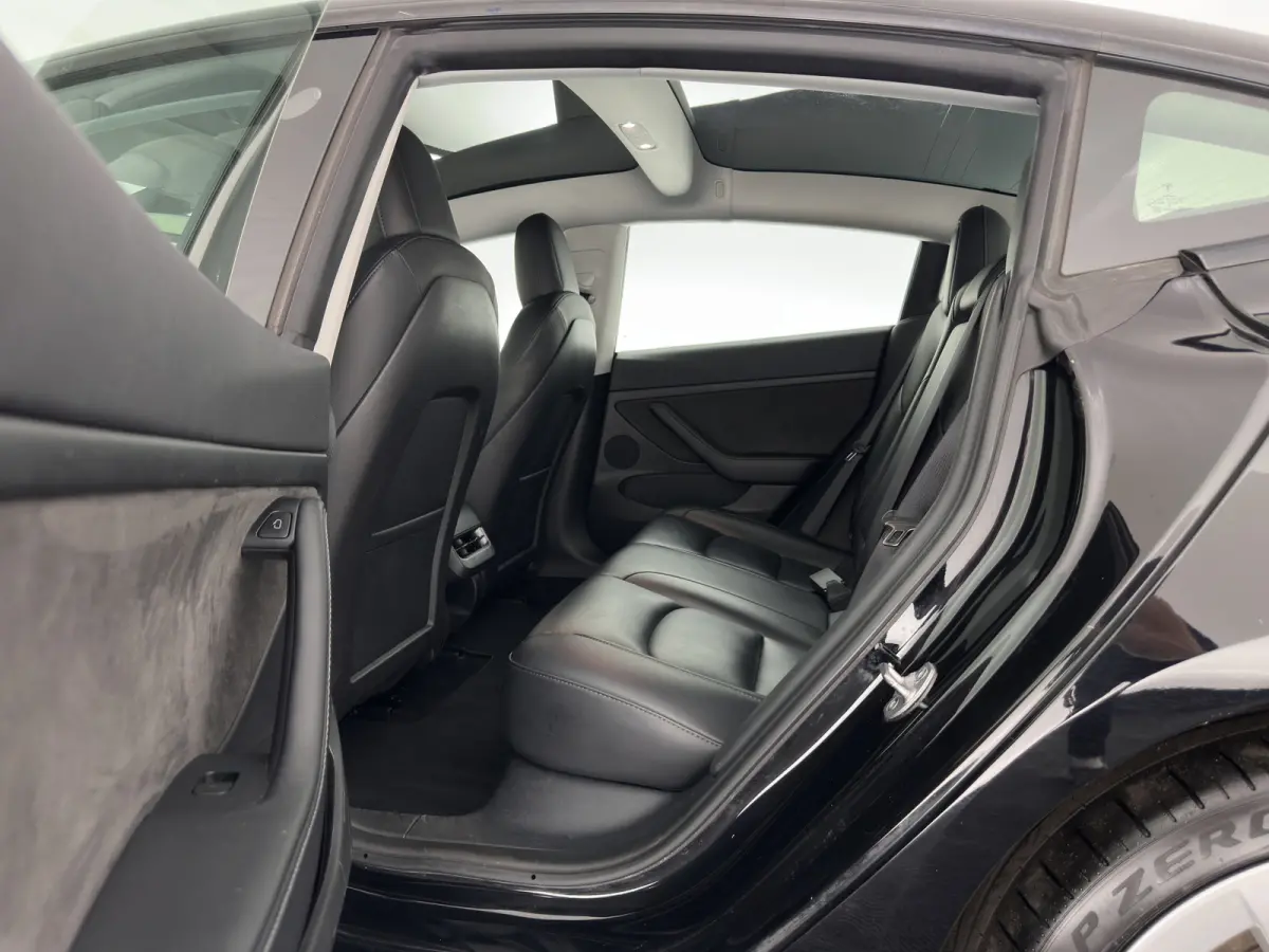 Standard RWD Plus 60 kWh [3-Fase-11kW] {SoH-90%} (INCL-BTW) Aut. *PANO | AUTOPILOT | LEATHER | KEYLESS | FULL-LED | MEMORY-PACK | TOPVIEW | DAB | CARPLAY | DIGI-COCKPIT | LANE-ASSIST | HEATE