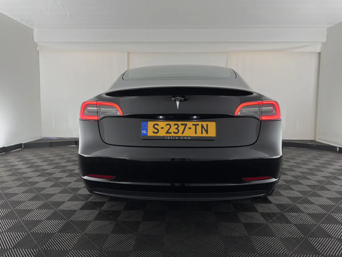 Standard RWD Plus 60 kWh [3-Fase-11kW] {SoH-90%} (INCL-BTW) Aut. *PANO | AUTOPILOT | LEATHER | KEYLESS | FULL-LED | MEMORY-PACK | TOPVIEW | DAB | CARPLAY | DIGI-COCKPIT | LANE-ASSIST | HEATE
