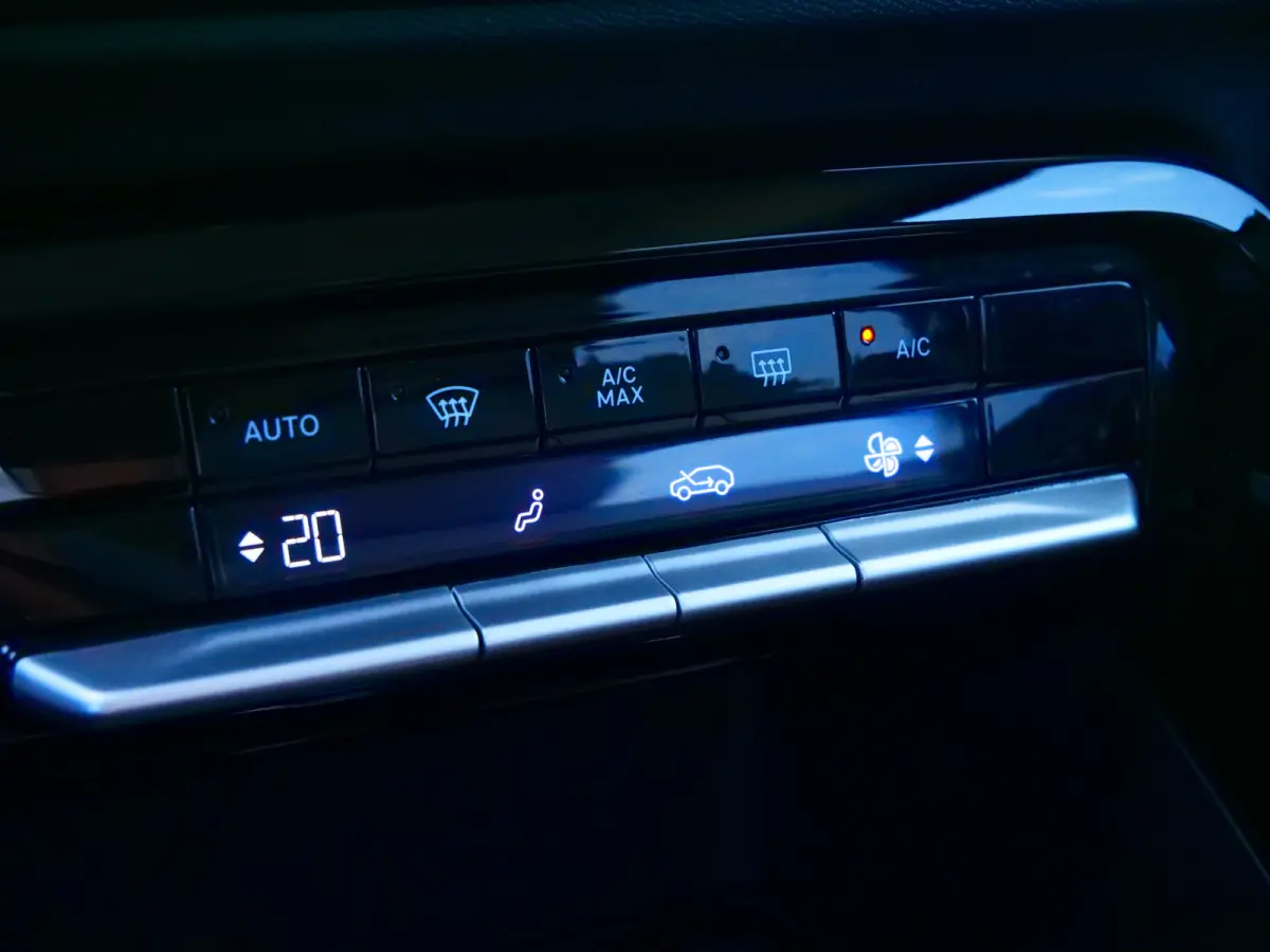 1.2 Hybrid 145pk Plus Automaat Apple Carplay / DAB / Camera