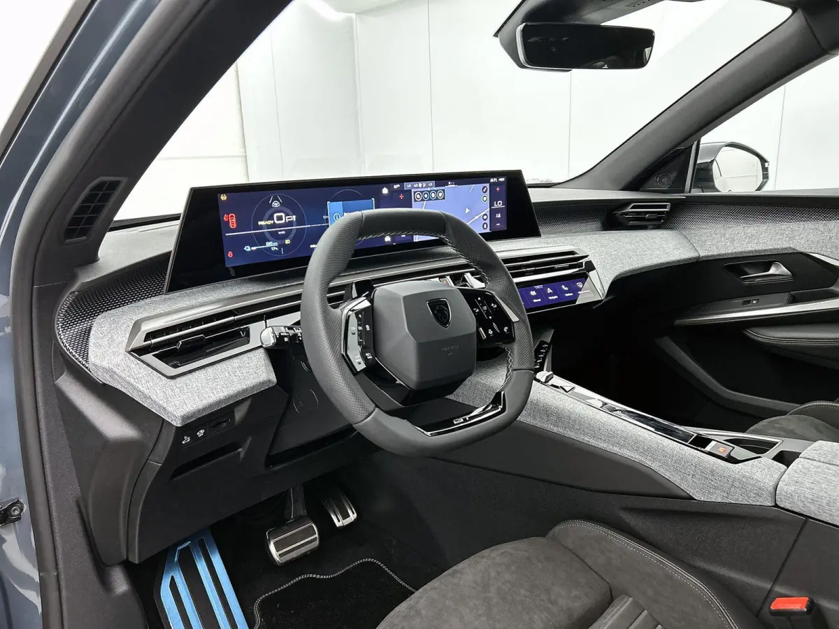 210pk GT 73 kWh 7p Automaat | 360 Camera | Elektrische Verstelb. Bestuurdersstoel | Elektrische Achterklep | Alcantara Bekleding | Navigatie | Climate Control | Adaptieve Cruise Control | Fu