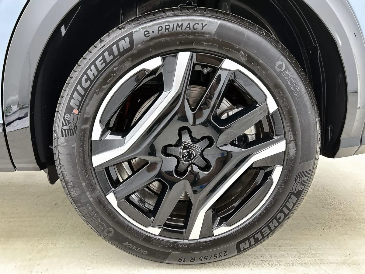 210pk GT 73 kWh 7p Automaat | 360 Camera | Elektrische Verstelb. Bestuurdersstoel | Elektrische Achterklep | Alcantara Bekleding | Navigatie | Climate Control | Adaptieve Cruise Control | Fu