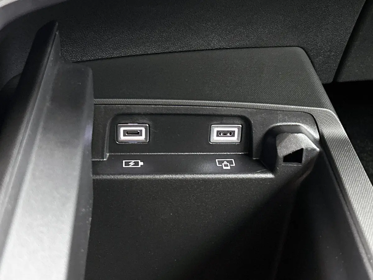 210pk GT 73 kWh 7p Automaat | 360 Camera | Elektrische Verstelb. Bestuurdersstoel | Elektrische Achterklep | Alcantara Bekleding | Navigatie | Climate Control | Adaptieve Cruise Control | Fu
