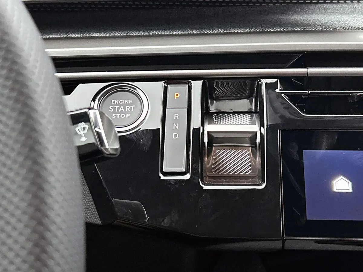 210pk GT 73 kWh 7p Automaat | 360 Camera | Elektrische Verstelb. Bestuurdersstoel | Elektrische Achterklep | Alcantara Bekleding | Navigatie | Climate Control | Adaptieve Cruise Control | Fu