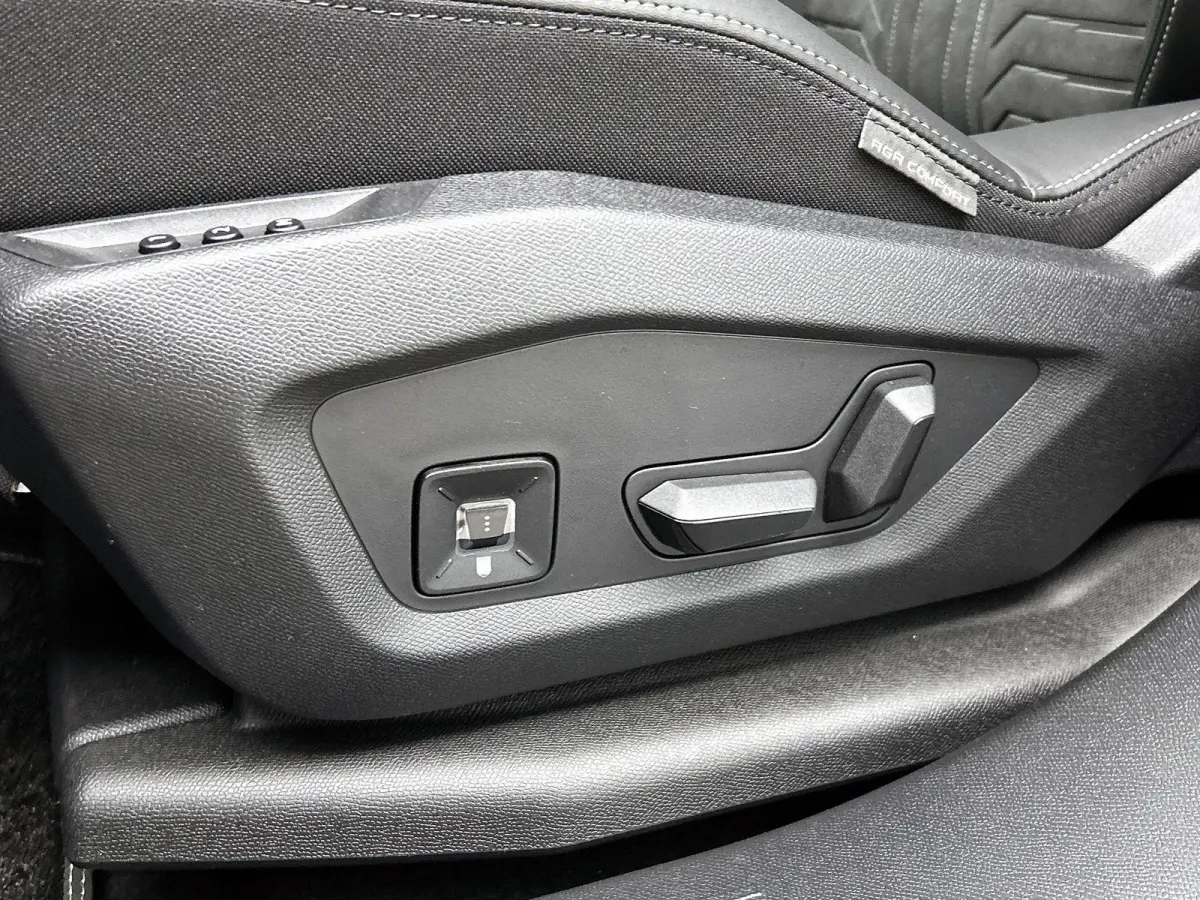 210pk GT 73 kWh 7p Automaat | 360 Camera | Elektrische Verstelb. Bestuurdersstoel | Elektrische Achterklep | Alcantara Bekleding | Navigatie | Climate Control | Adaptieve Cruise Control | Fu