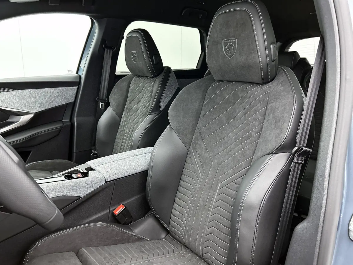 210pk GT 73 kWh 7p Automaat | 360 Camera | Elektrische Verstelb. Bestuurdersstoel | Elektrische Achterklep | Alcantara Bekleding | Navigatie | Climate Control | Adaptieve Cruise Control | Fu