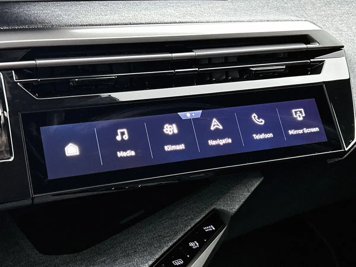 210pk GT 73 kWh 7p Automaat | 360 Camera | Elektrische Verstelb. Bestuurdersstoel | Elektrische Achterklep | Alcantara Bekleding | Navigatie | Climate Control | Adaptieve Cruise Control | Fu