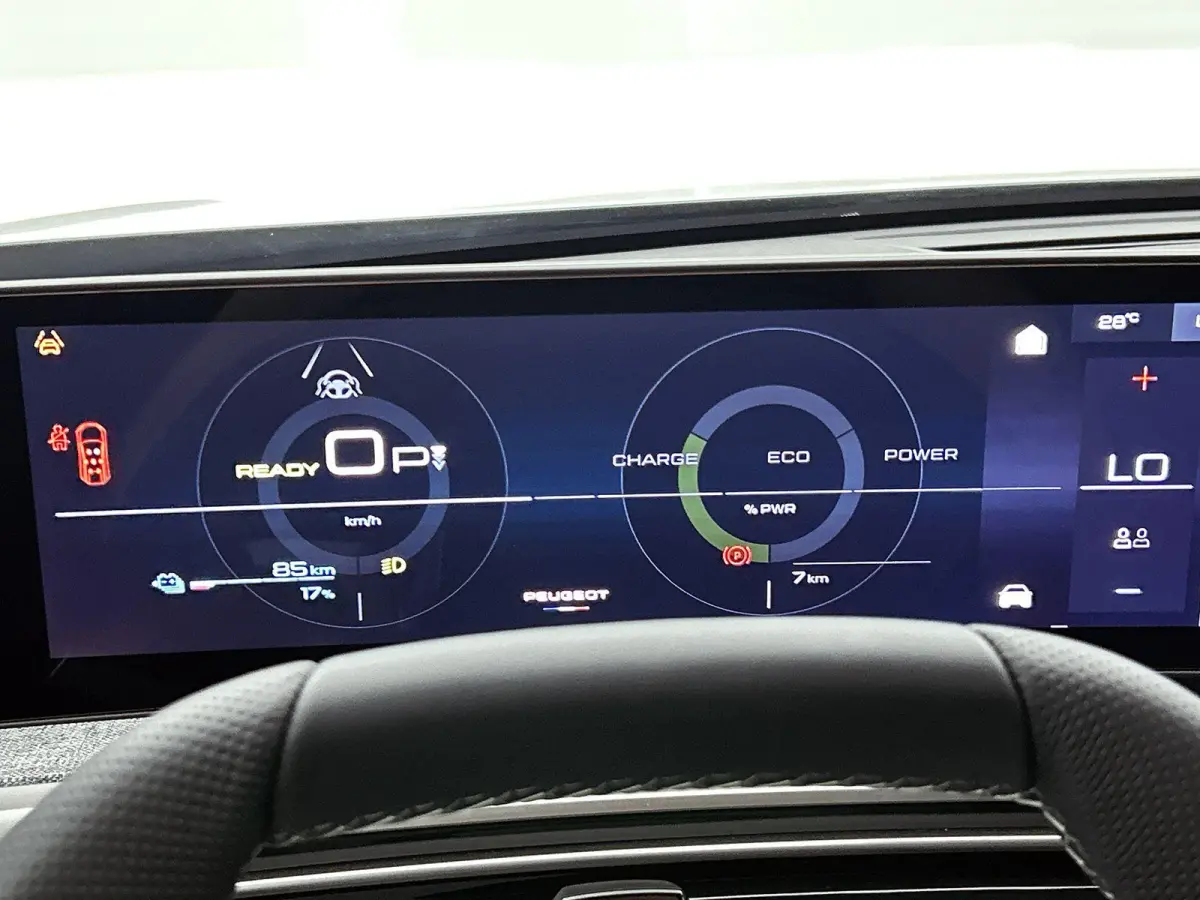 210pk GT 73 kWh 7p Automaat | 360 Camera | Elektrische Verstelb. Bestuurdersstoel | Elektrische Achterklep | Alcantara Bekleding | Navigatie | Climate Control | Adaptieve Cruise Control | Fu