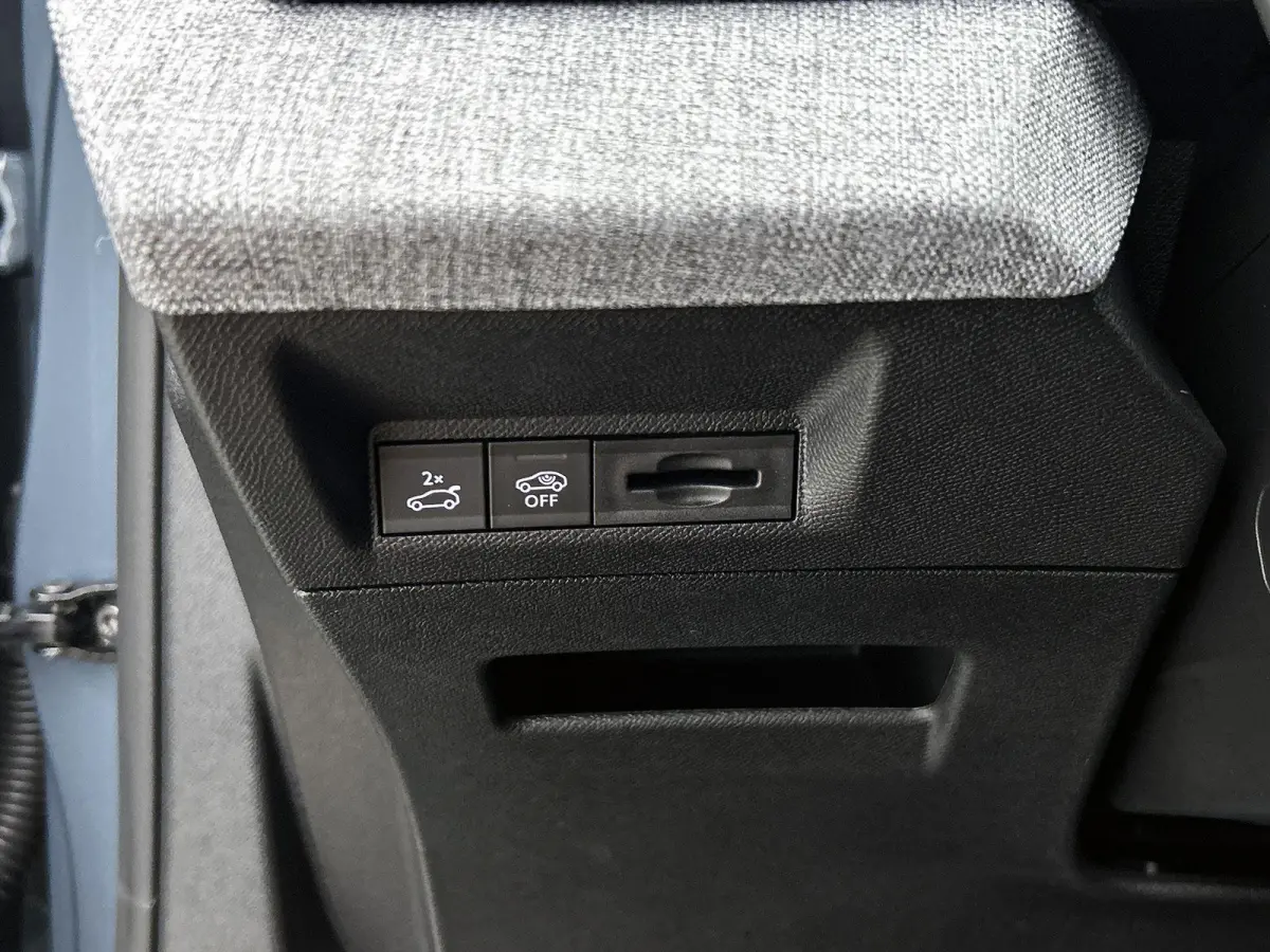 210pk GT 73 kWh 7p Automaat | 360 Camera | Elektrische Verstelb. Bestuurdersstoel | Elektrische Achterklep | Alcantara Bekleding | Navigatie | Climate Control | Adaptieve Cruise Control | Fu