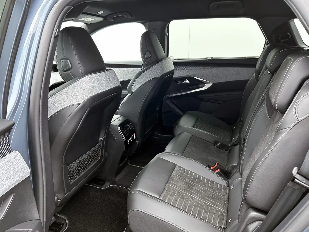 210pk GT 73 kWh 7p Automaat | 360 Camera | Elektrische Verstelb. Bestuurdersstoel | Elektrische Achterklep | Alcantara Bekleding | Navigatie | Climate Control | Adaptieve Cruise Control | Fu