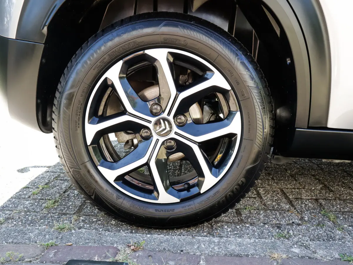 1.2 PureTech Shine 1e-Eig. & Dealer-Onderh. BOVAG-Garantie. NL-Auto.