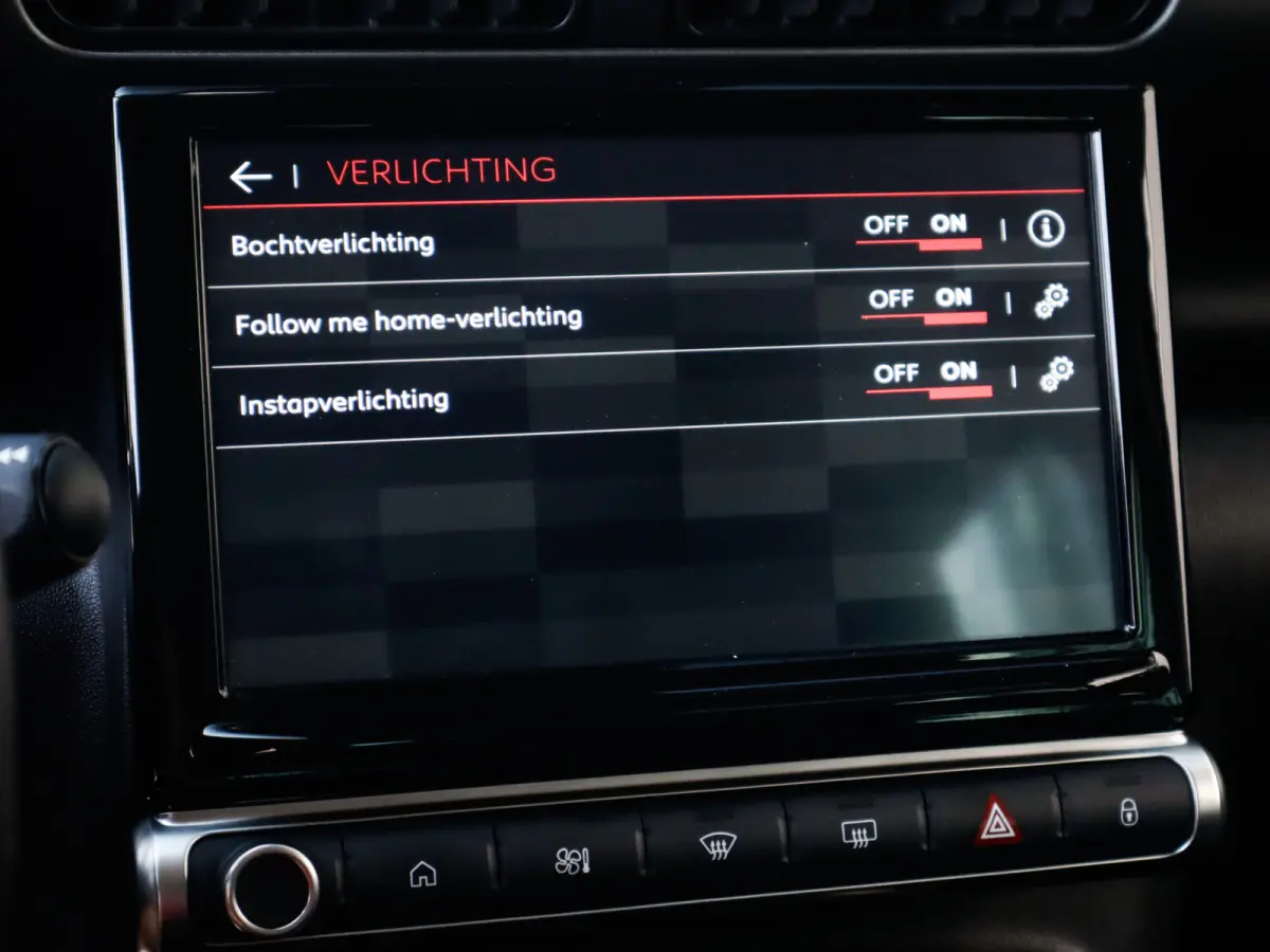 1.2 PureTech Shine 1e-Eig. & Dealer-Onderh. BOVAG-Garantie. NL-Auto.
