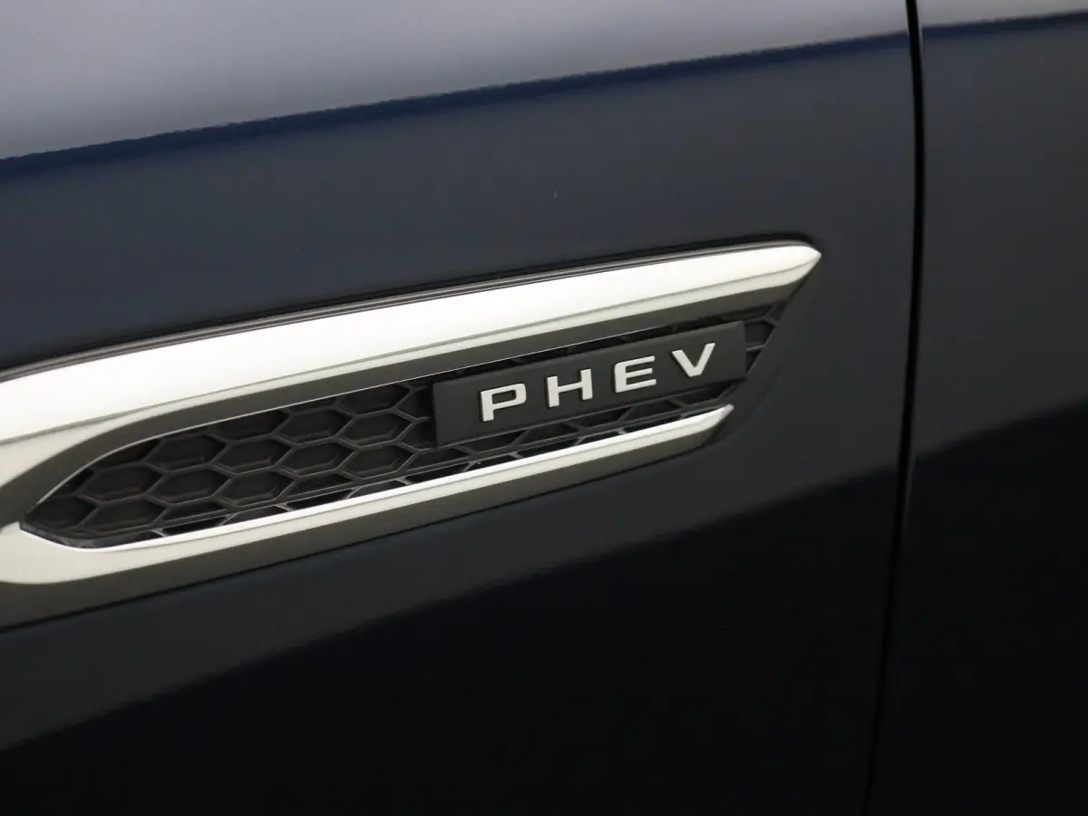 2.5 e-SkyActiv PHEV Exclusive-Line | Automaat | Apple Carplay / Android Auto | Camera | Head-up Display | Parkeersensoren |