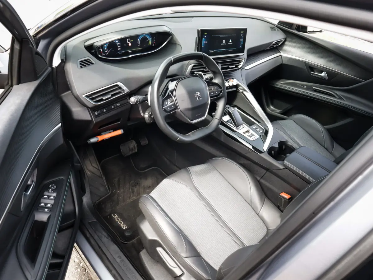 1.6 HYbrid 225 Allure 1e-Eig. & Dealer-Onderh. BOVAG-Garantie. NL-Auto.