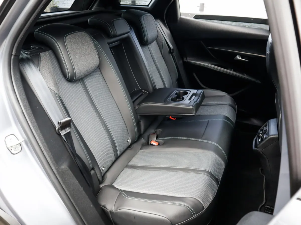 1.6 HYbrid 225 Allure 1e-Eig. & Dealer-Onderh. BOVAG-Garantie. NL-Auto.
