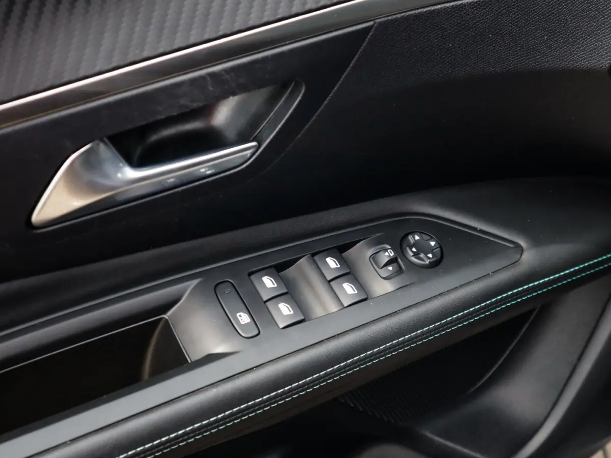 1.6 HYbrid 225 Allure 1e-Eig. & Dealer-Onderh. BOVAG-Garantie. NL-Auto.