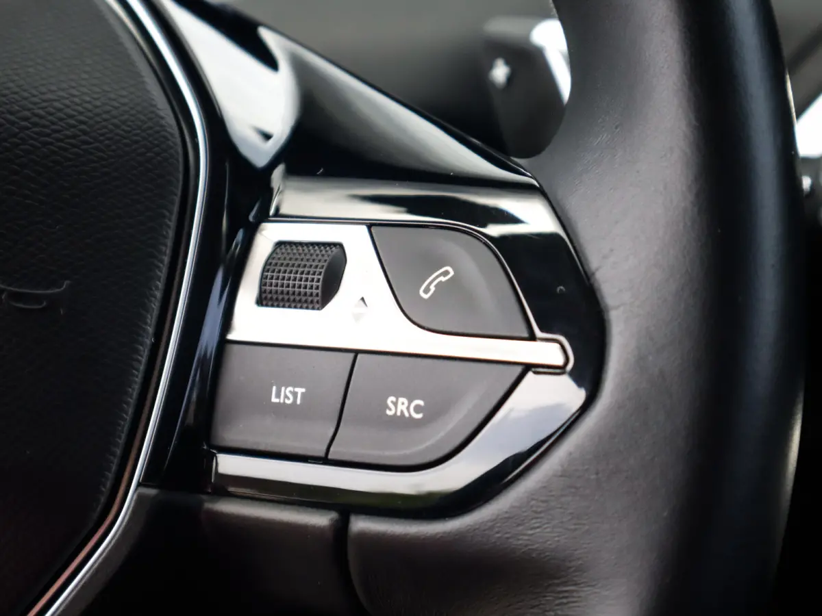 1.6 HYbrid 225 Allure 1e-Eig. & Dealer-Onderh. BOVAG-Garantie. NL-Auto.
