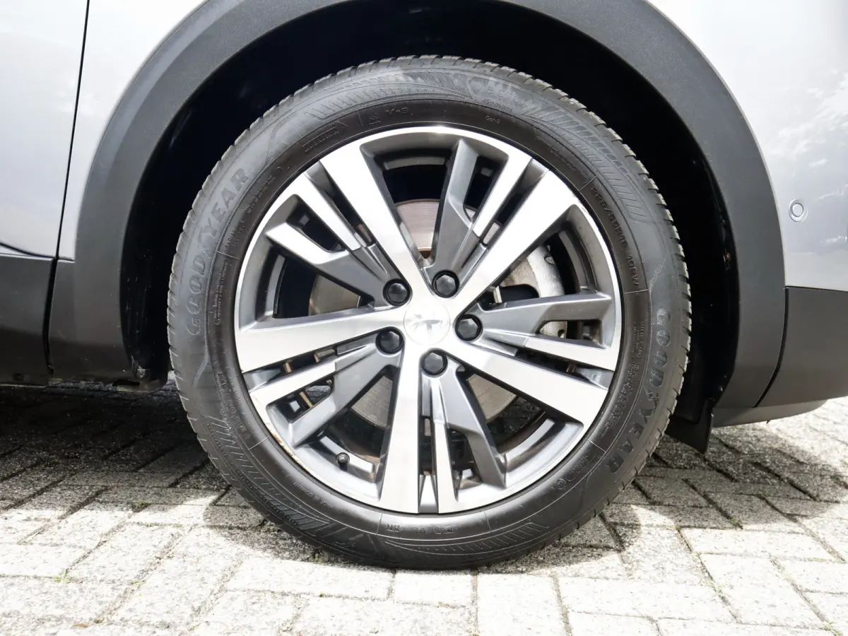 1.6 HYbrid 225 Allure 1e-Eig. & Dealer-Onderh. BOVAG-Garantie. NL-Auto.