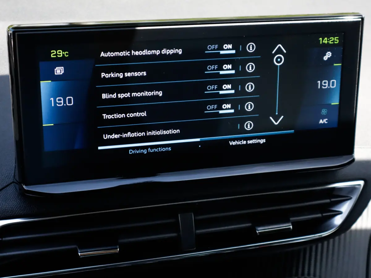 1.6 HYbrid 225 Allure 1e-Eig. & Dealer-Onderh. BOVAG-Garantie. NL-Auto.