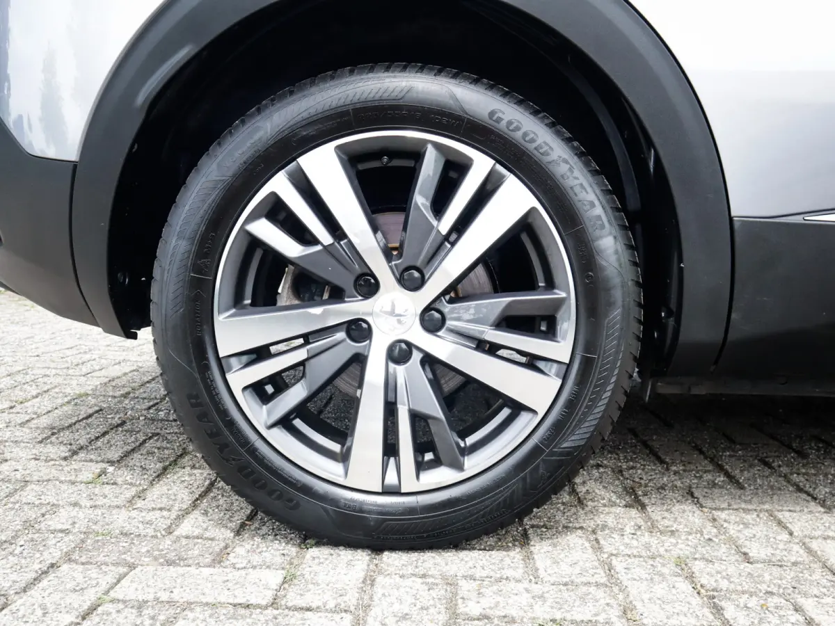 1.6 HYbrid 225 Allure 1e-Eig. & Dealer-Onderh. BOVAG-Garantie. NL-Auto.