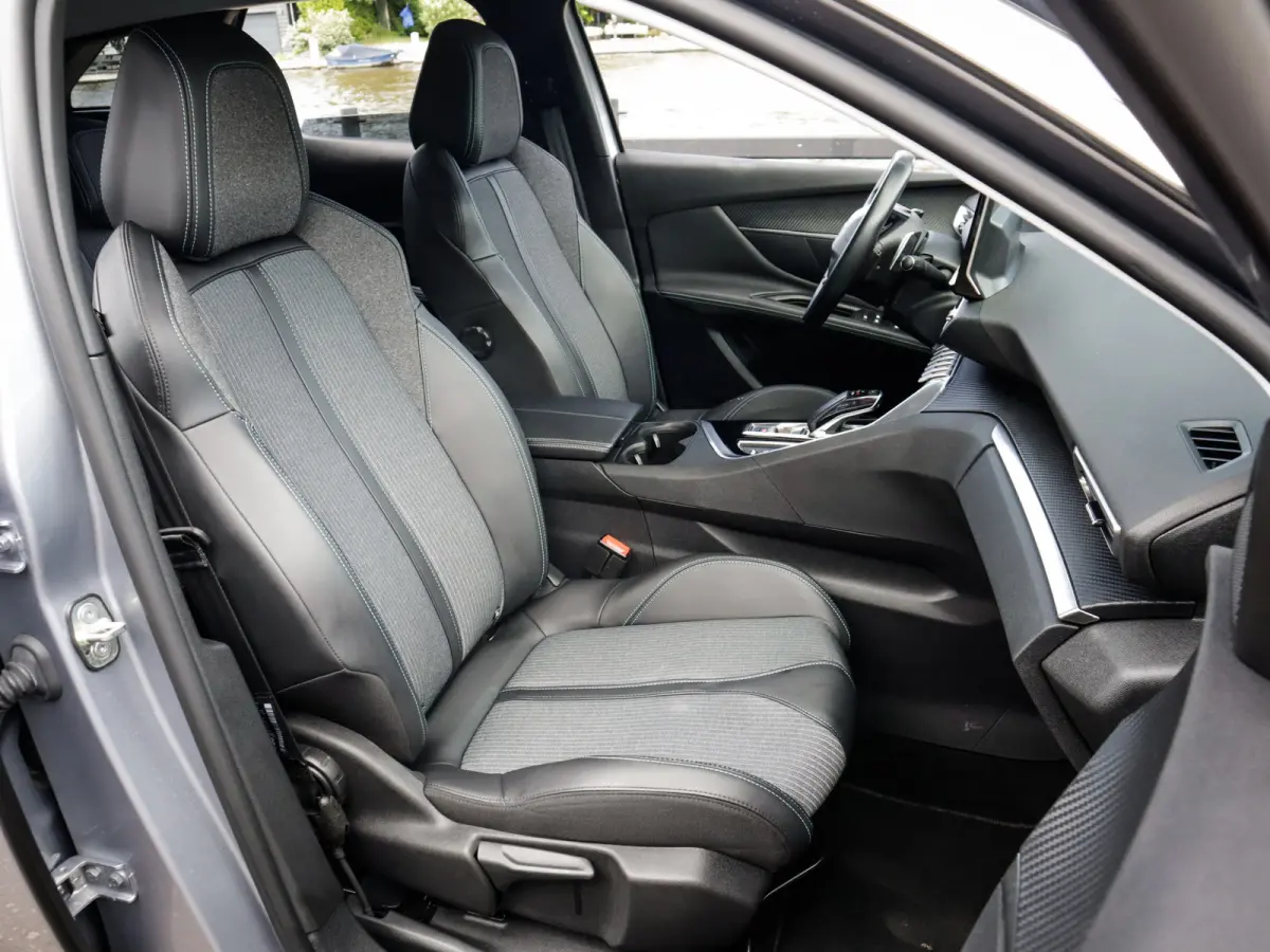 1.6 HYbrid 225 Allure 1e-Eig. & Dealer-Onderh. BOVAG-Garantie. NL-Auto.