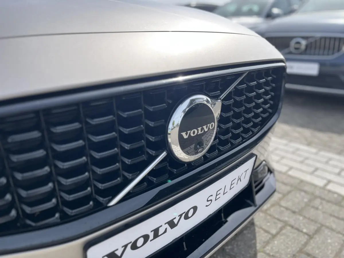 T6 Plug-in hybrid AWD Plus Dark | 360 Graden Camera| Harman / Kardon | Trekhaak | Memory Seats |