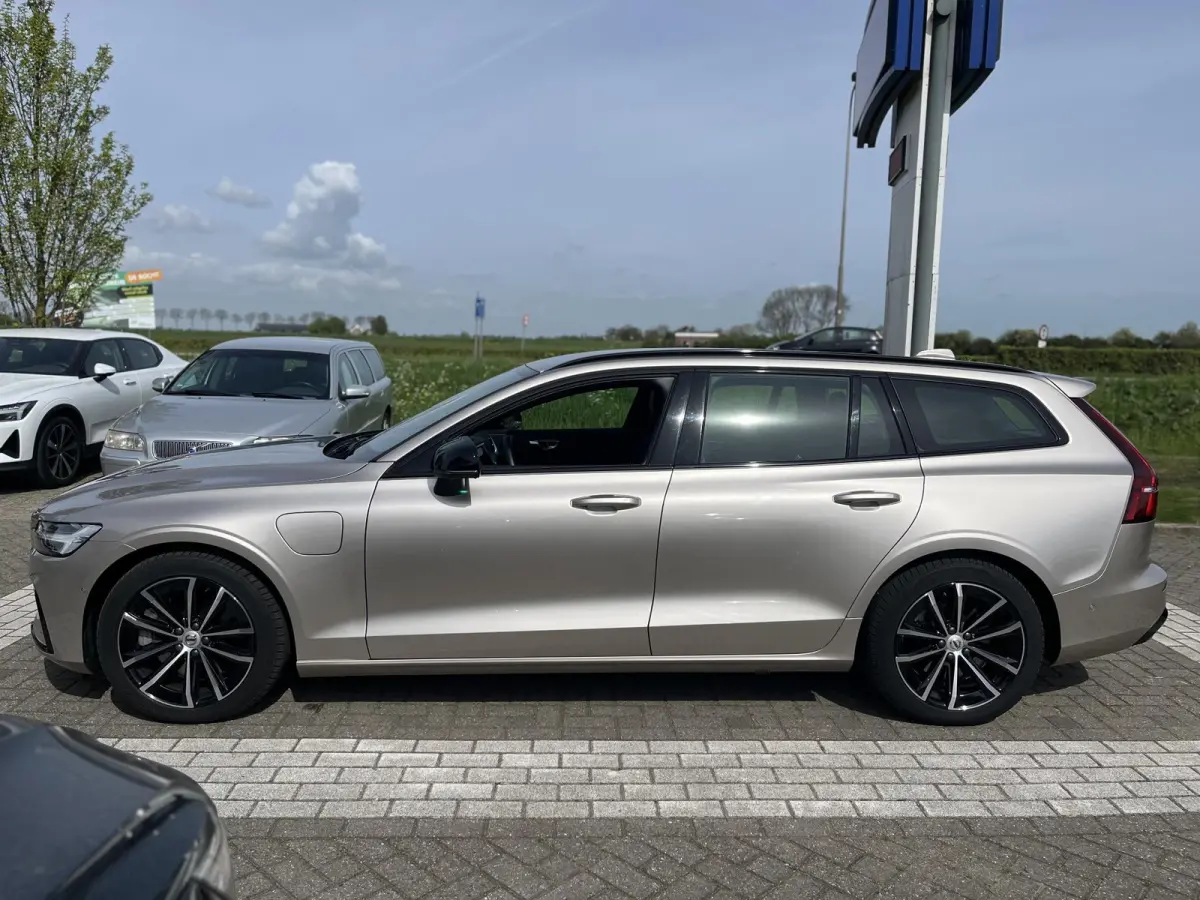 T6 Plug-in hybrid AWD Plus Dark | 360 Graden Camera| Harman / Kardon | Trekhaak | Memory Seats |