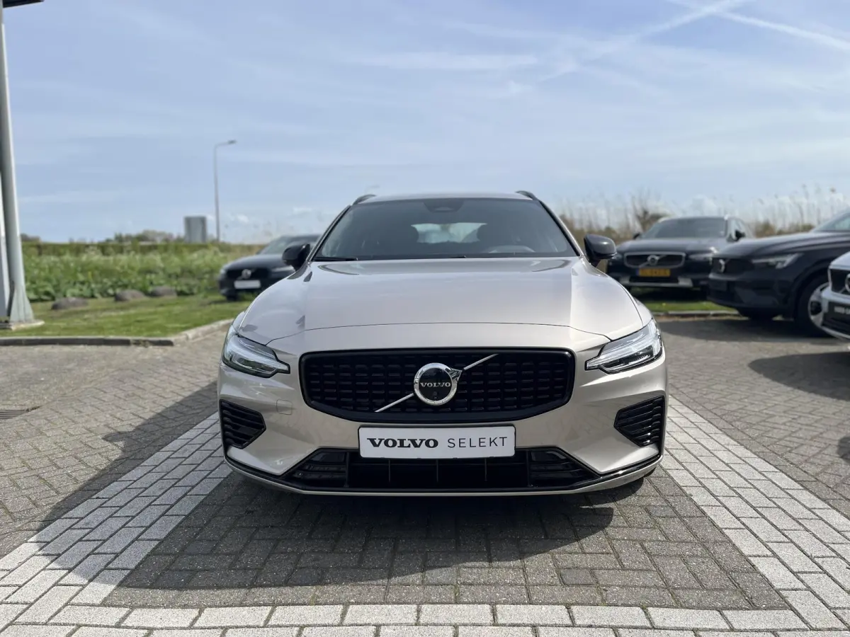 T6 Plug-in hybrid AWD Plus Dark | 360 Graden Camera| Harman / Kardon | Trekhaak | Memory Seats |