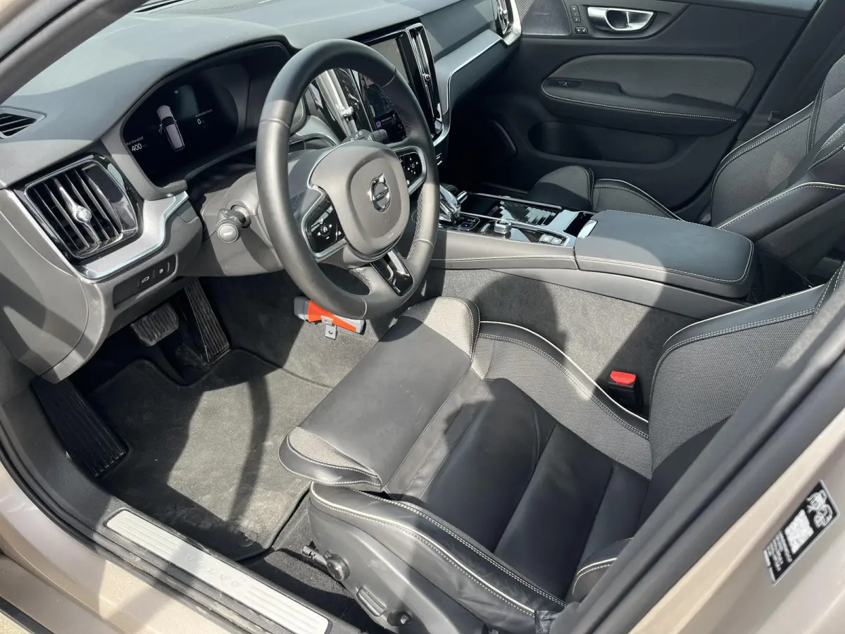 T6 Plug-in hybrid AWD Plus Dark | 360 Graden Camera| Harman / Kardon | Trekhaak | Memory Seats |