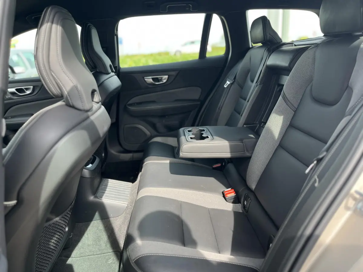 T6 Plug-in hybrid AWD Plus Dark | 360 Graden Camera| Harman / Kardon | Trekhaak | Memory Seats |
