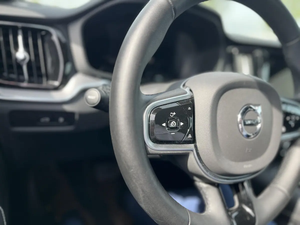 T6 Plug-in hybrid AWD Plus Dark | 360 Graden Camera| Harman / Kardon | Trekhaak | Memory Seats |