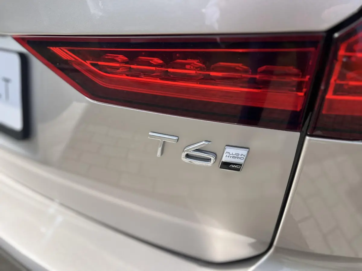 T6 Plug-in hybrid AWD Plus Dark | 360 Graden Camera| Harman / Kardon | Trekhaak | Memory Seats |