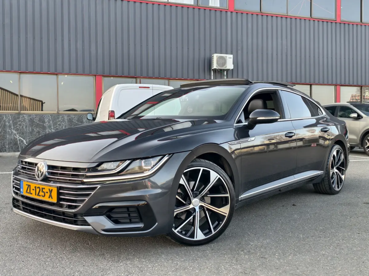 1.5 TSI Business R-LINE / NAP / PANO / DSG / KEY LESS / 20" SP VLG / FULL OPTION! / NAVI / ALCANTRA / OHB /