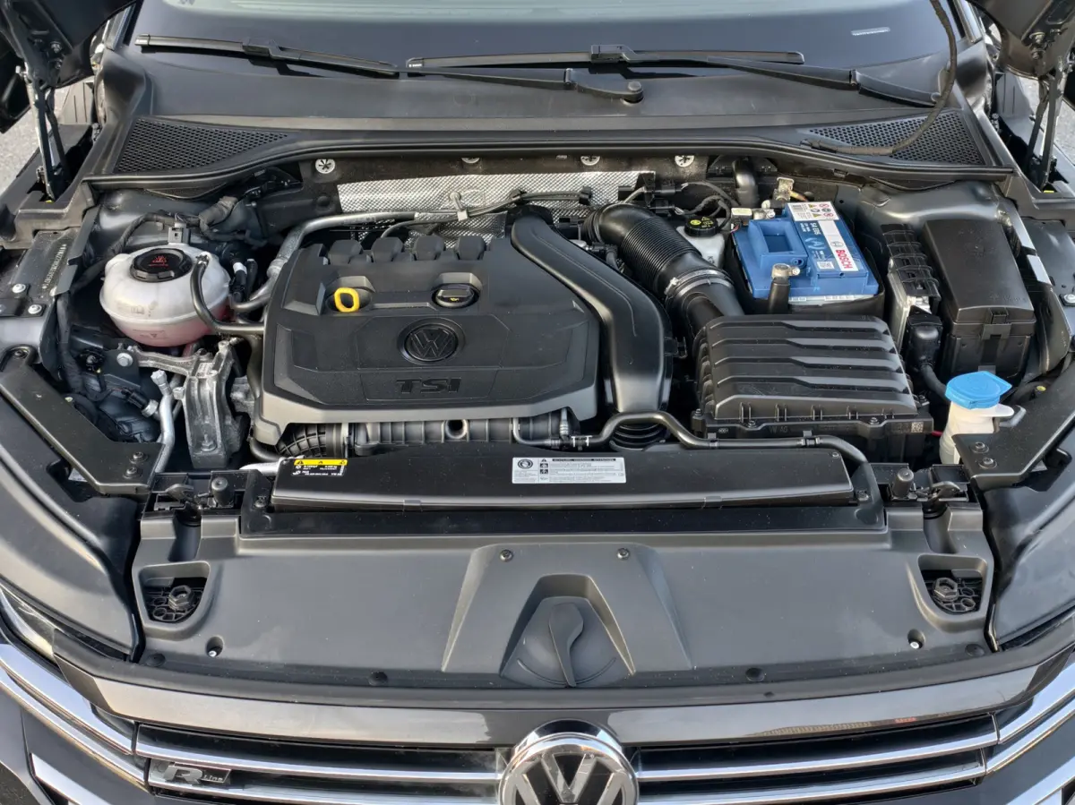 1.5 TSI Business R-LINE / NAP / PANO / DSG / KEY LESS / 20" SP VLG / FULL OPTION! / NAVI / ALCANTRA / OHB /