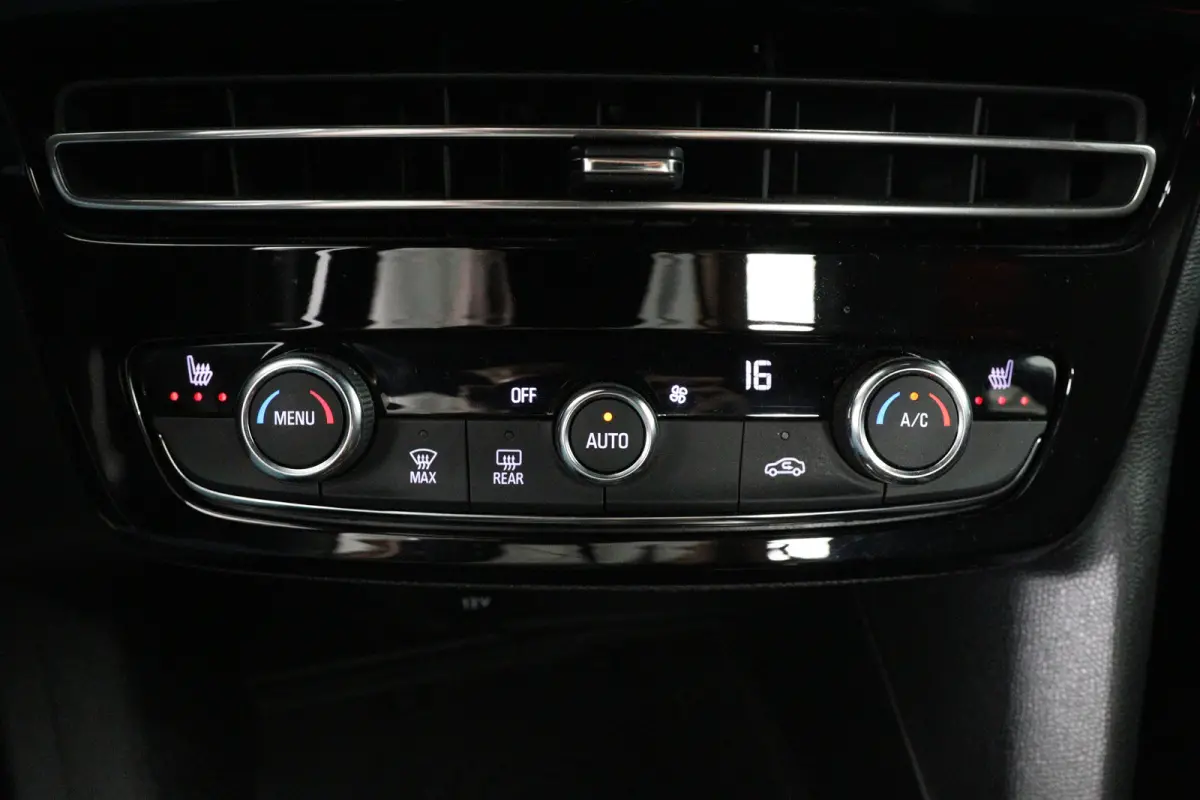 1.2 Turbo GS Line | Automaat | Dealer Onderhouden | Camera | Led Matrix | Adaptive Cruise | Stoelverwarming | Climate Control