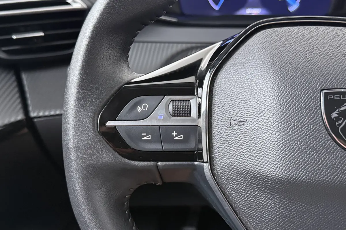 1.2T 101 PK Allure Carplay Cruise LED