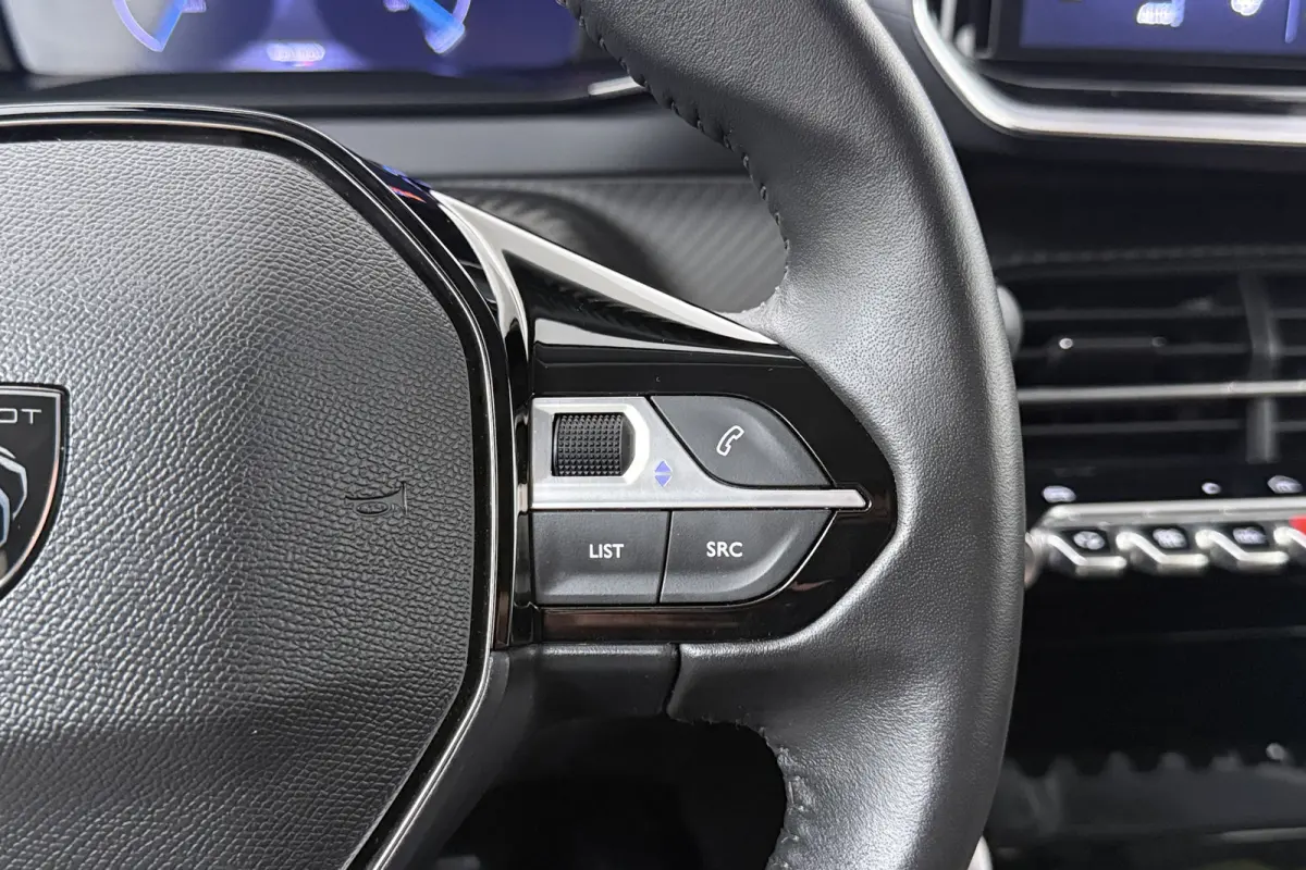 1.2T 101 PK Allure Carplay Cruise LED